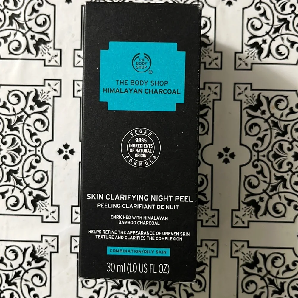 Himalayan Skin Clarifying Overnight Charcoal Peel. The Body Shop. 1.0 Oz. - Picture 2 of 3